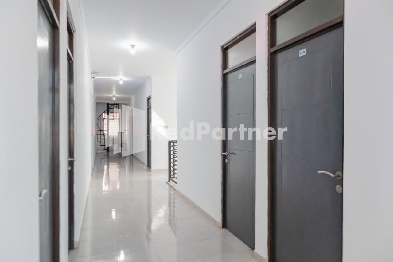 Oyo 2770 Zleepy Wisma Khazri Богор Екстериор снимка