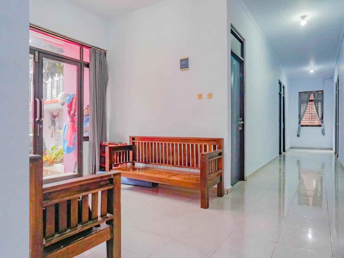 Oyo 2770 Zleepy Wisma Khazri Богор Екстериор снимка